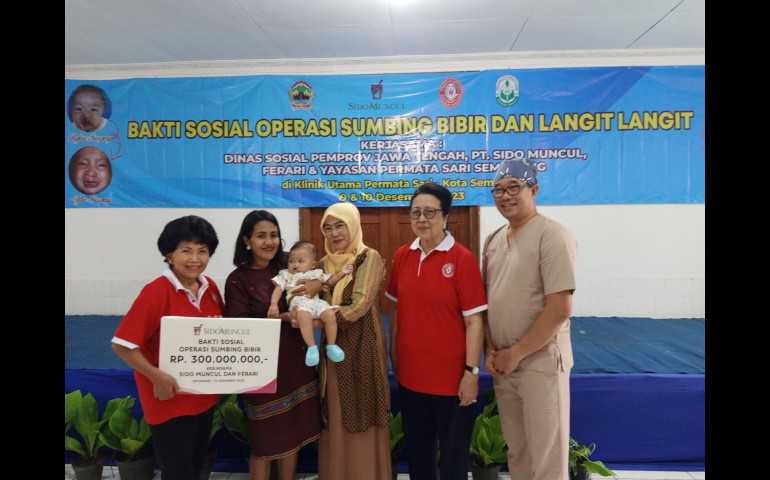 Tak Pernah Berhenti, Sido Muncul Kembali Berikan Donasi Rp. 300 Juta untuk Ringankan Beban Orang Tua dan Anak Penyandang Bibir Sumbing