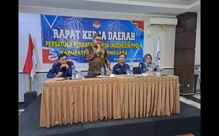 Rapat PPDI Banjarnegara, Ferry Wawan Cahyono Tekankan Pentingnya Strategis Perangkat Desa dalam Pembangunan Daerah