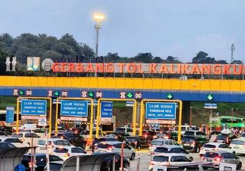 Kendaraan Mulai Tinggalkan Jakarta Jelang Libur Nataru