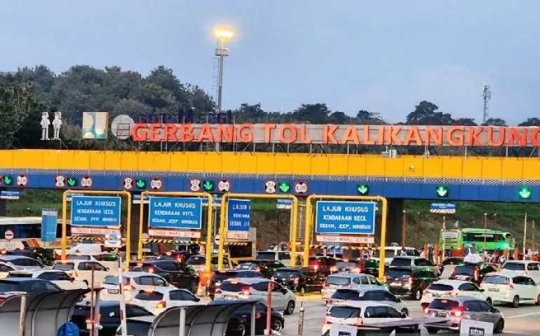 Kendaraan Mulai Tinggalkan Jakarta Jelang Libur Nataru