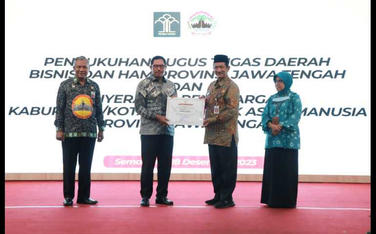 Terima Predikat Kabupaten Peduli HAM, Sekda Kendal Akan Terus Tingkatkan Kepeduliannya di Lingkungan Pemerintahan Kabupaten Kendal