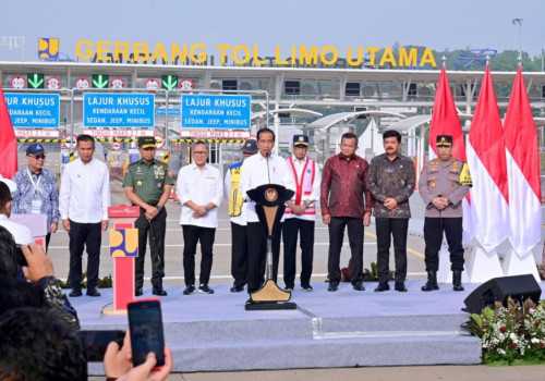 Presiden Joko Widodo Resmikan Jalan Tol Pamulang-Cinere-Raya Bogor di Gerbang Tol Limo Utara