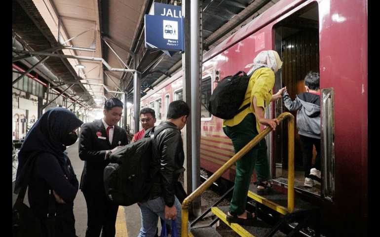 KAI Daop 4 Layani 402 Ribu Pelanggan Kereta Api Selama Masa Angkutan Nataru 2023-2024