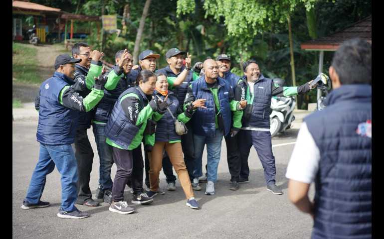 Pertamina Patra Niaga JBT Gelar Touring dan Awarding MyPertamina Hero Day : Beri Apresiasi Riders & Operator SPBU