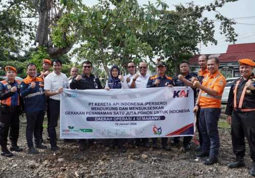 Wujud Kepedulian Lingkungan, KAI Daop 4 Semarang Tanam Pohon dan Hijaukan Stasiun Secara Serentak di Berbagai Daerah
