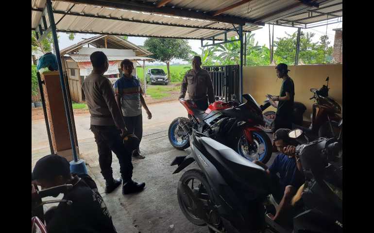 Polsek Patebon Lakukan Pengecekan Peredaran Knalpot Brong di Sejumlah Toko dan Bengkel