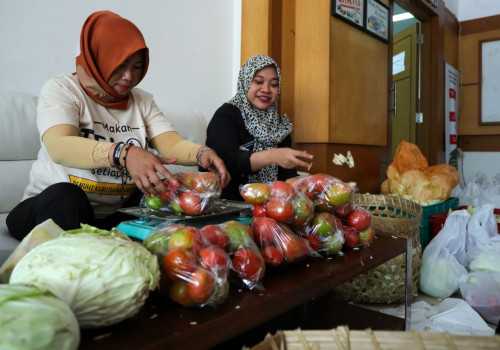 Dapat Sambutan Hangat Dari Petani, ASN Jateng Borong Hasil Pertanian