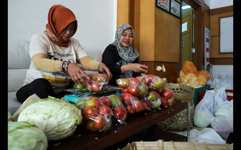 Dapat Sambutan Hangat Dari Petani, ASN Jateng Borong Hasil Pertanian