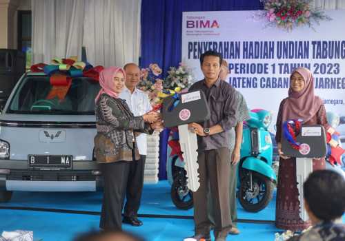 Menang Undian Tabungan Bima, Nasabah Bank Jateng Cabang Banjarnegara Bawa Pulang Mobil Listrik dan Sepeda Motor