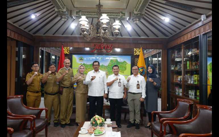 Nana Sudjana Minta Jamkrida Jateng Tingkatkan Jaminan Kredit Bagi UMKM