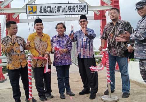 Jembatan Penghubung Desa Gempolsewu di Buka Untuk Umum