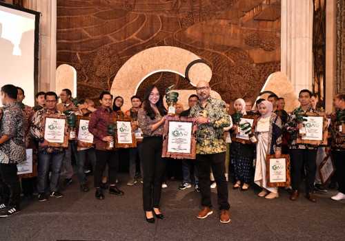 Keren ! Pertamina Patra Niaga Jawa Bagian Tengah Raih Delapan Penghargaan Indonesia Green Awards 2024