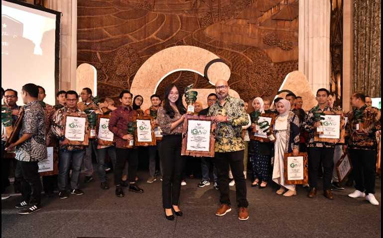 Keren ! Pertamina Patra Niaga Jawa Bagian Tengah Raih Delapan Penghargaan Indonesia Green Awards 2024
