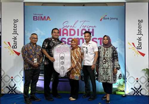 Bupati Blora Serahkan Hadiah Undian Tabungan Bima