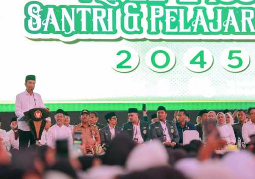 Berada di Wonosobo, Nana Sudjana & Presiden Joko Widodo Hadiri Apel 2.400 Santri & Pelajar Emas 2045
