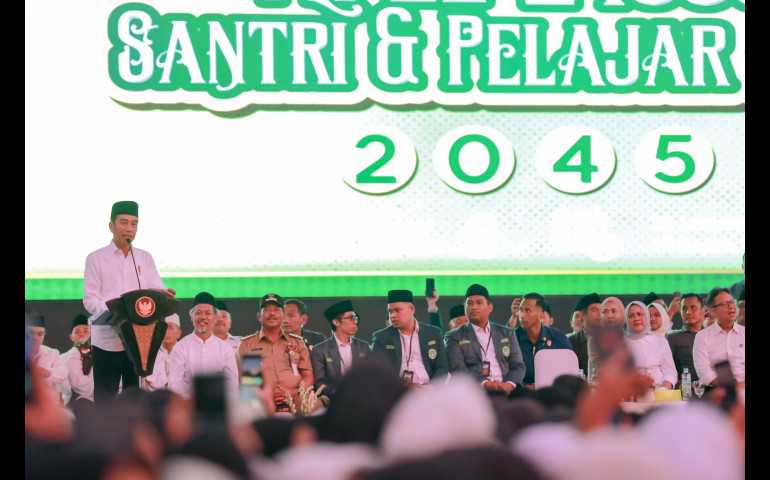 Berada di Wonosobo, Nana Sudjana & Presiden Joko Widodo Hadiri Apel 2.400 Santri & Pelajar Emas 2045