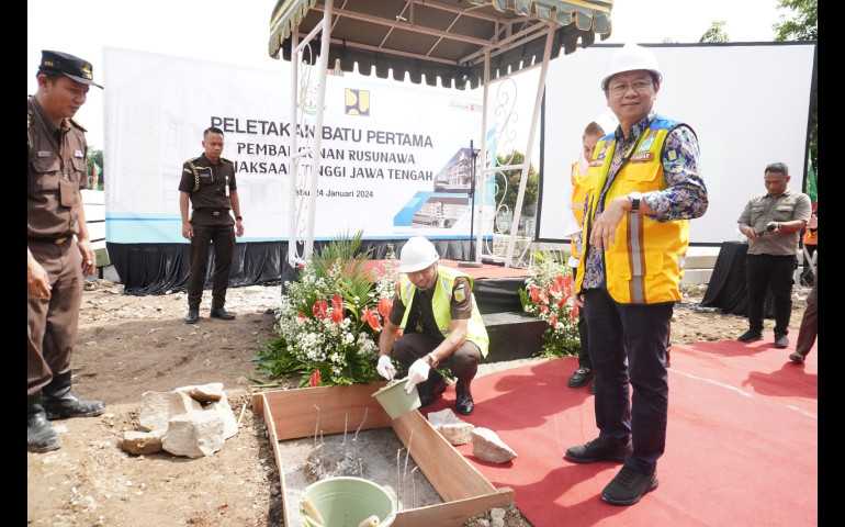Wujudkan Lingkungan Kerja Ideal, Kajati Jateng I Made Suarnawan Laksanakan Groundbreaking Rusunawa ASN