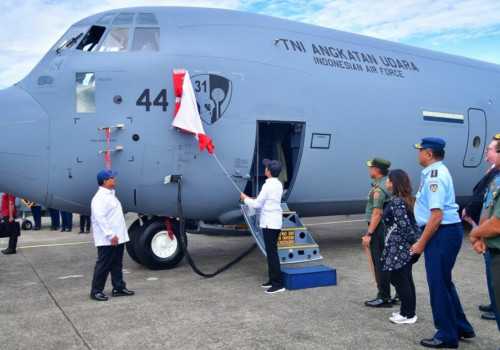 Presiden Jokowi Saksikan Penyerahan Pesawat C-130J-30 Super Hercules