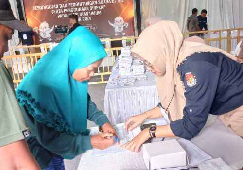 KPU Kabupaten Kendal Menggelar Simulasi Pemungutan dan Penghitungan Suara