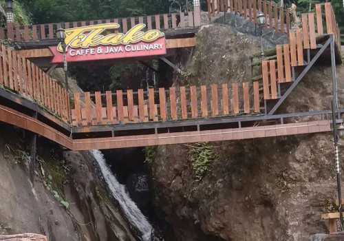 Menapaki Keelokan Alam di Tikako Cafe Banjarnegara ; Nikmati Hidangan Kuliner Bersama Keindahan Alam