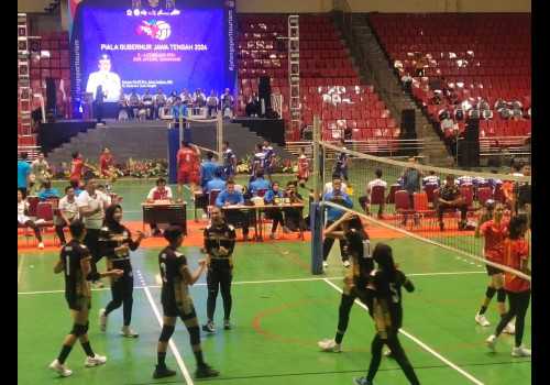 Resmi Dibuka ! Turnamen Bola Voli Piala Gubernur Awali Rangkaian Jateng Sport Tourism 2024
