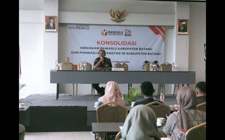 Gelar Konsolidasi Bawaslu, Dr. Rokhmad Budiyono Tekankan Peningkatan Kapasitas SDM Panwaslucam Jadi Prioritas