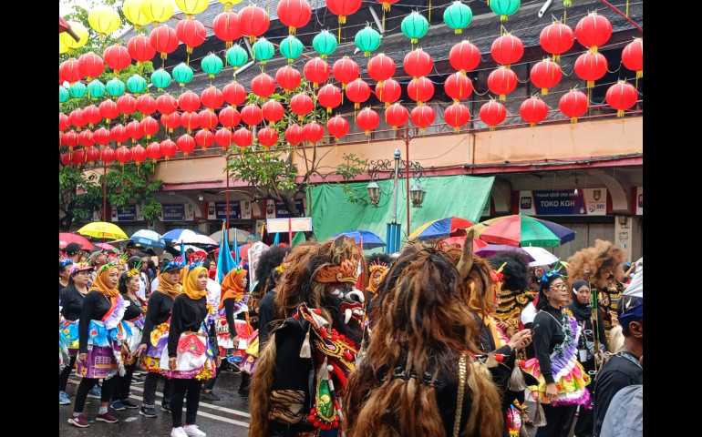 Puncak Grebeg Sudiro di Solo, Antusias Masyarakat Pecah dengan Iring-iringan Karnaval Budaya di Sepanjang Jalan