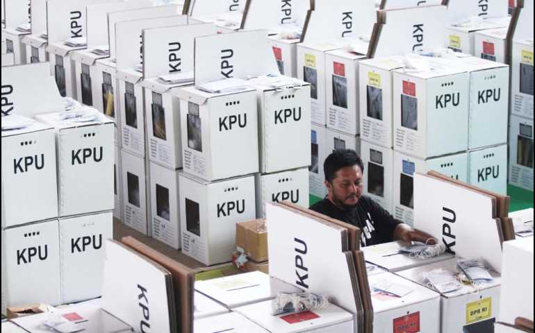 Distribusi Logistik Pemilu di Dalam Negeri Sudah Capai 99 Persen