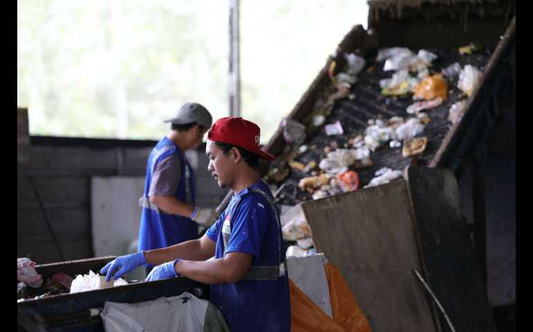 Berhasil Kelola Sampah 60 Ton per Hari, Ganjar Tantang Pemuda Bekasi Bereskan Bantargebang