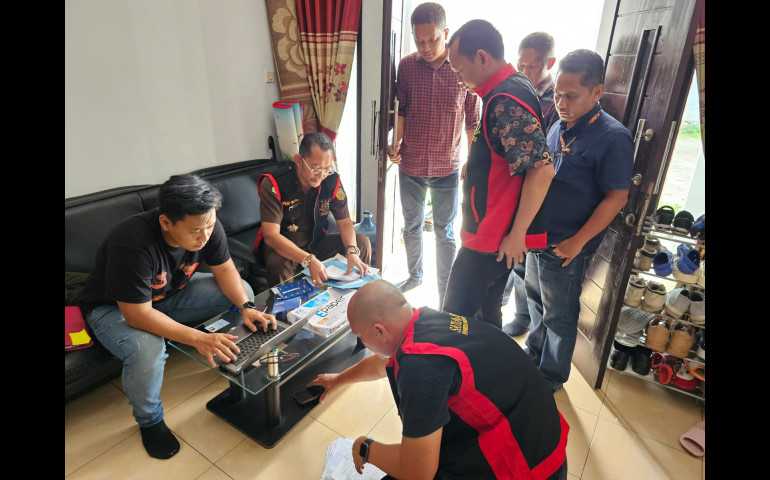 Kejati Sumsel Geledah Rumah Tersangka FF & kantor KPP Madya Bogor Terkait Tindak Pidana Korupsi Perpajakan