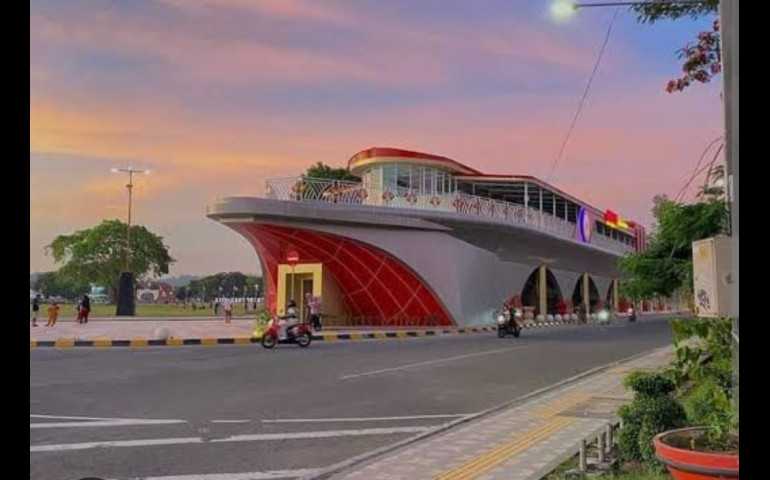 Perpaduan Romantis dan Magis, Wisata Kapal Mendoan Kebumen Saat Senja