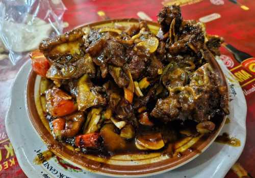 Kelezatan Otentik, Warung Tengkleng Kambing Pak Manto Tetap Jadi Favorit di Solo