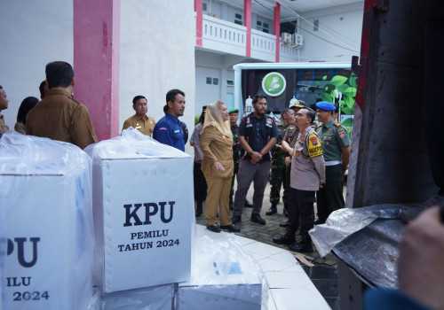 Pastikan Semua Berjalan Lancar, Mbak Ita Cek Gudang Logistik Pemilu