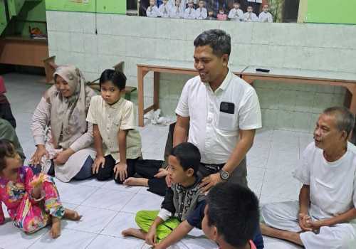 Bawa Keceriaan dan Kebahagiaan, Waket DPRD Ferry Wawan Cahyono Kunjungi  Panti Asuhan Al Barokah