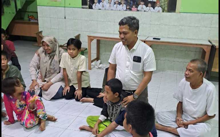 Bawa Keceriaan dan Kebahagiaan, Waket DPRD Ferry Wawan Cahyono Kunjungi  Panti Asuhan Al Barokah