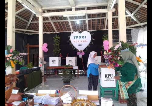 TPS 01 Desa Ngraho Blora Padukan Tema Valentine & Bhinneka Tunggal Ika