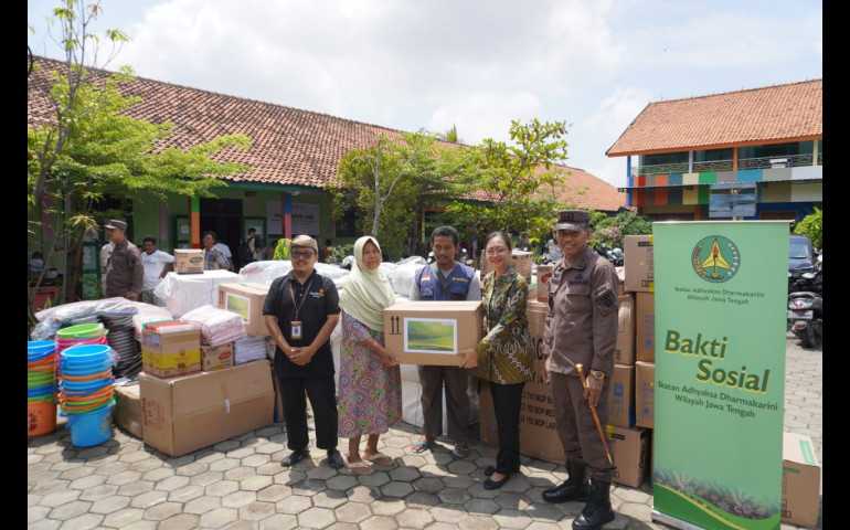 Peduli Korban Banjir, Ini Bantuan yang Disalurkan Kejati Jateng di Demak