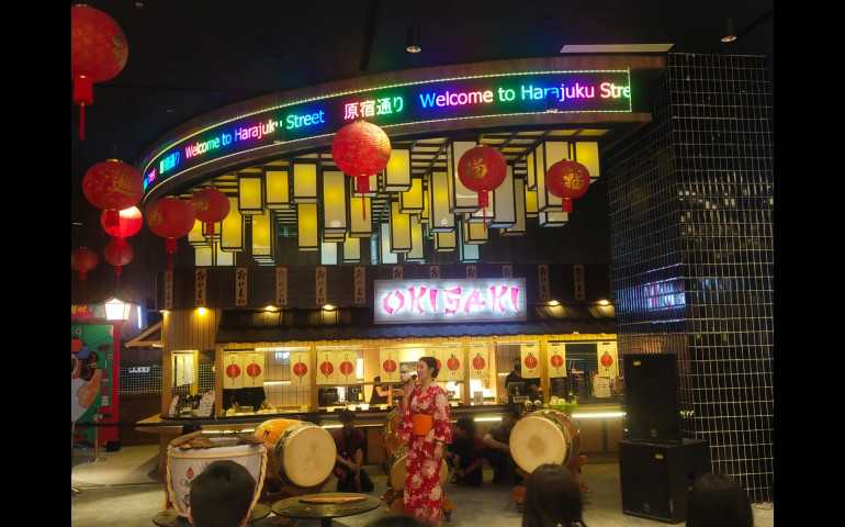 Berikan Warna Baru, Queen City Mall Hadirkan Harajuku Street untuk Pecinta Kuliner