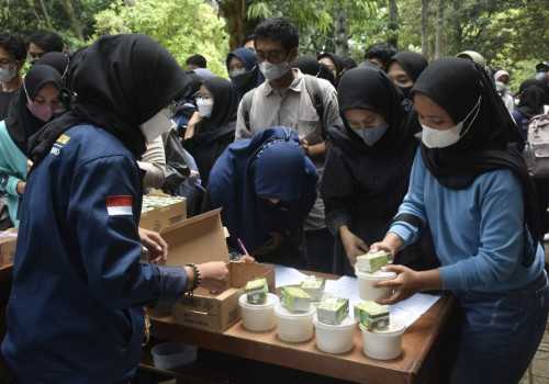 Komitmen UNDIP Tingkatkan Kesejahteraan Mahasiswa Dengan Memberikan Makanan Bergizi
