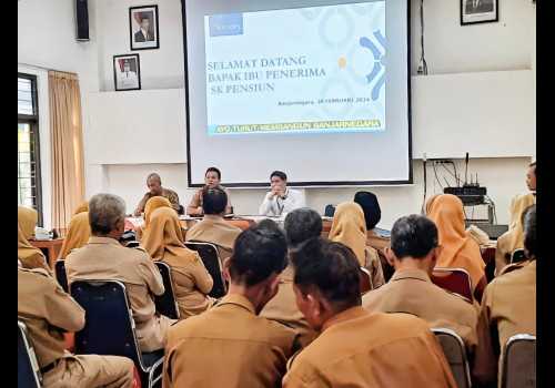 Bank Jateng Fasilitasi Penyerahan SK Pensiun di Banjarnegara