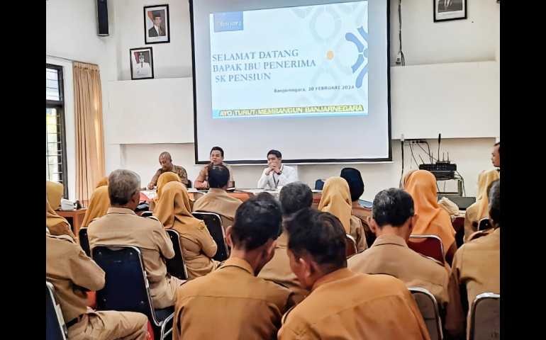 Bank Jateng Fasilitasi Penyerahan SK Pensiun di Banjarnegara