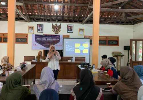 Dukung UMKM Desa Gebanganom Kendal, Mahasiswa KKN UPGRIS Berikan Langkah Strategi Berbisnis