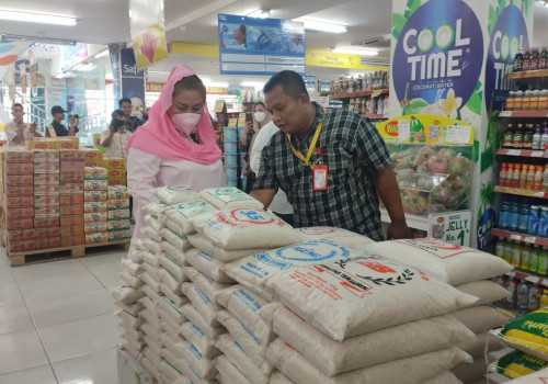 Pemkot Semarang Minta Masyarakat Tak Panik Atas Kenaikan Harga Beras