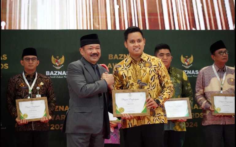 Baznas Kendal Terima Penghargaan Kategori Pengelola Zakat terbaik
