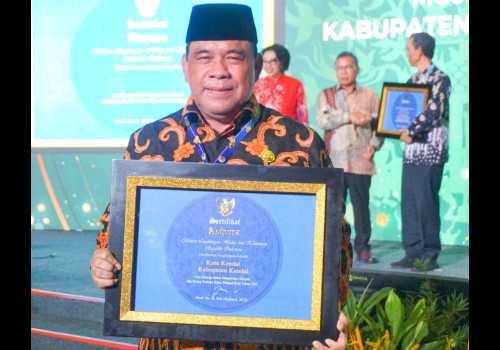 Keren ! KLHK Berikan Kabupaten Kendal Sertifikat Anugrah Adipura