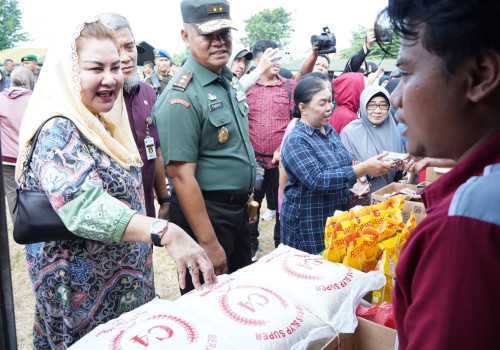 Berpartisipasi Dalam Gerakan Pasar Murah Kodam Diponegoro, Mbak Ita Dorong Kolaborasi Terus Berlanjut