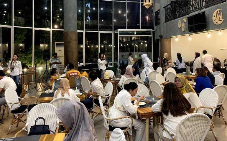 Oaktree Emerald Hotel Semarang Sajikan Pengalaman Kuliner Tak Terlupakan Selama Bulan Suci Ramadan