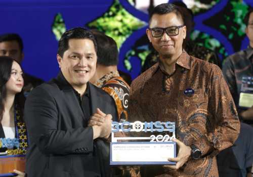 Dirut PLN Raih Best CEO of Communications, PLN Jadi Best of The Best Communications dengan 12 Penghargaan dari Menteri BUMN di Ajang BCOMSS 2024