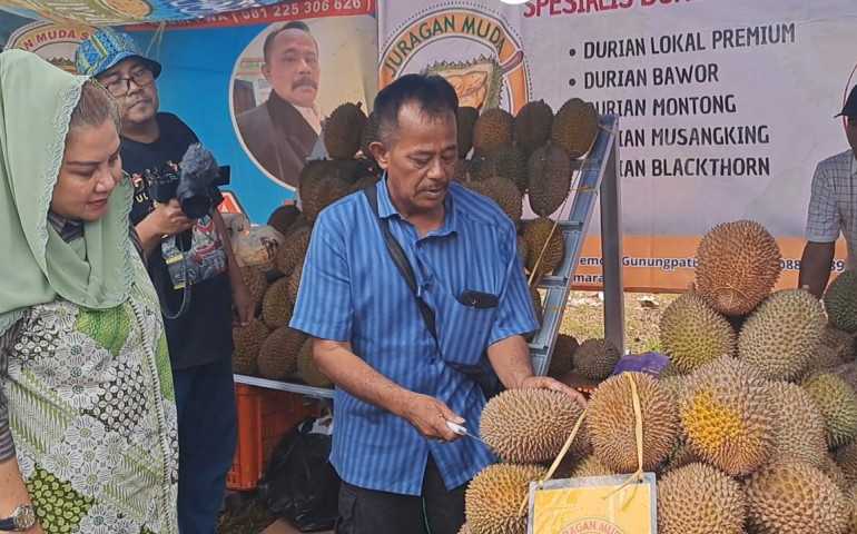 Bahagia, Durian Musang Milik Rodhi Diborong Mbak Ita