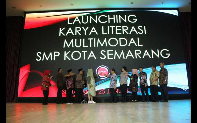 Launching Puluhan Ribu Karya Literasi Siswa Hasil Binaan MKKS SMP, Mbak Ita Ucap Generasi Emas Siap